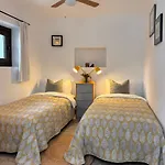 Almond Hill House Holiday home